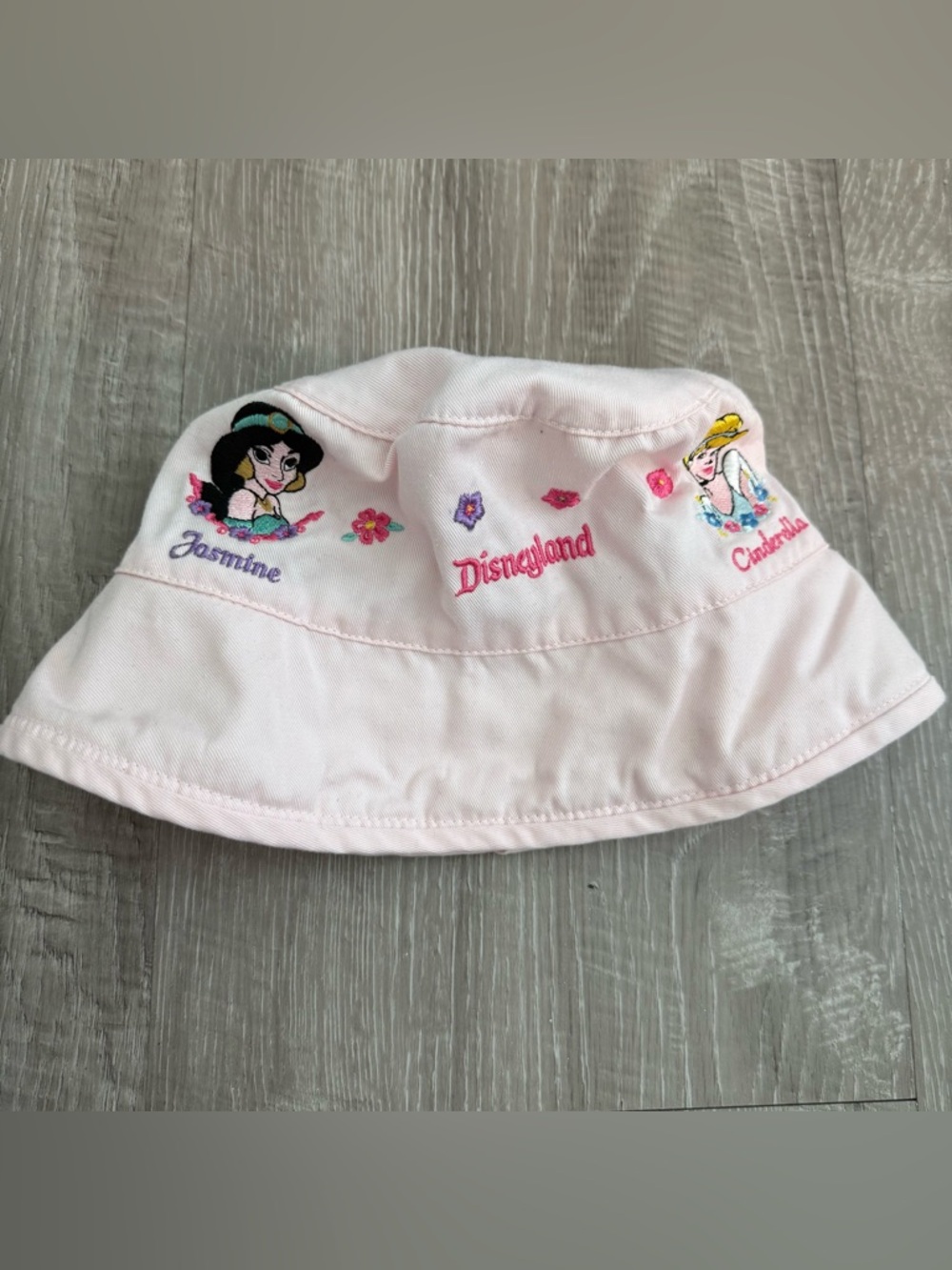 VTG 90s Mickey Inc Disneyland Princesses Pink Embroidered Youth Bucket Hat OS